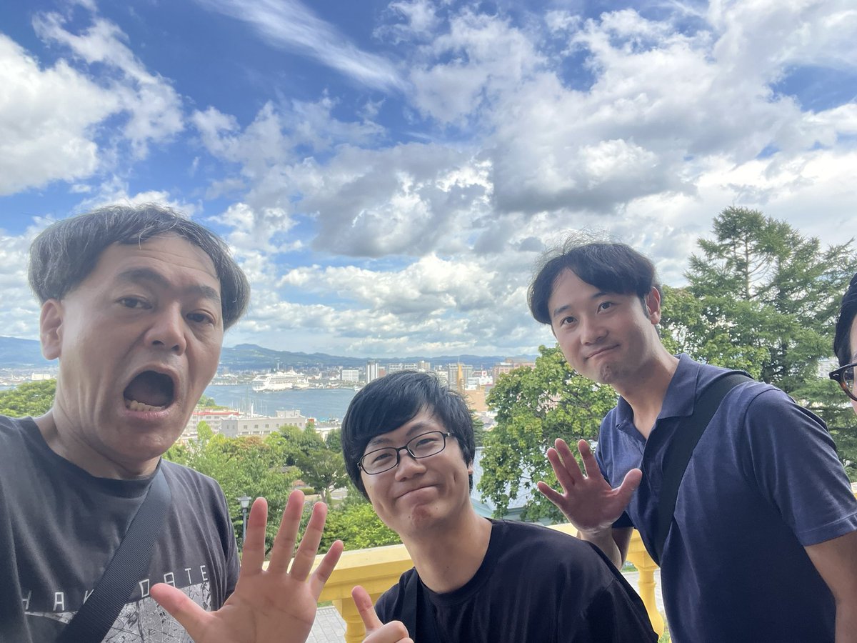 久々に会う友人たちとの楽しい夏旅でした。

ワタシ、普段は1人か連れ合いとしか旅行しないんで、なんだか新鮮な気分で楽しんじゃいました。

このメンバーは詩文さんの全国大会を応援に来てくれた仲間でもあったりします。
こんなオッサンに付き合ってくれて感謝です！！