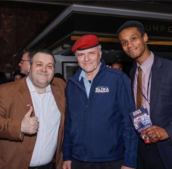 Jason Murillo (@jasonmurillony) on Twitter photo Proud to stand with a fellow true New Yorker and The People's Mayor Curtis Sliwa <a href="/CurtisSliwa/">Curtis Sliwa</a> together we will Make NYC, Safe, Affordable and Great Again.
contribute.nycvotes.org/campaigns/jaso…
#CurtisSliwaForMayor #CurtisSliwa #SaveNYC #JasonforNYC #JasonMurillo #jasonfordistrict2 Proud to stand with a fellow true New Yorker and The People's Mayor Curtis Sliwa <a href="/CurtisSliwa/">Curtis Sliwa</a> together we will Make NYC, Safe, Affordable and Great Again.
contribute.nycvotes.org/campaigns/jaso…
#CurtisSliwaForMayor #CurtisSliwa #SaveNYC #JasonforNYC #JasonMurillo #jasonfordistrict2