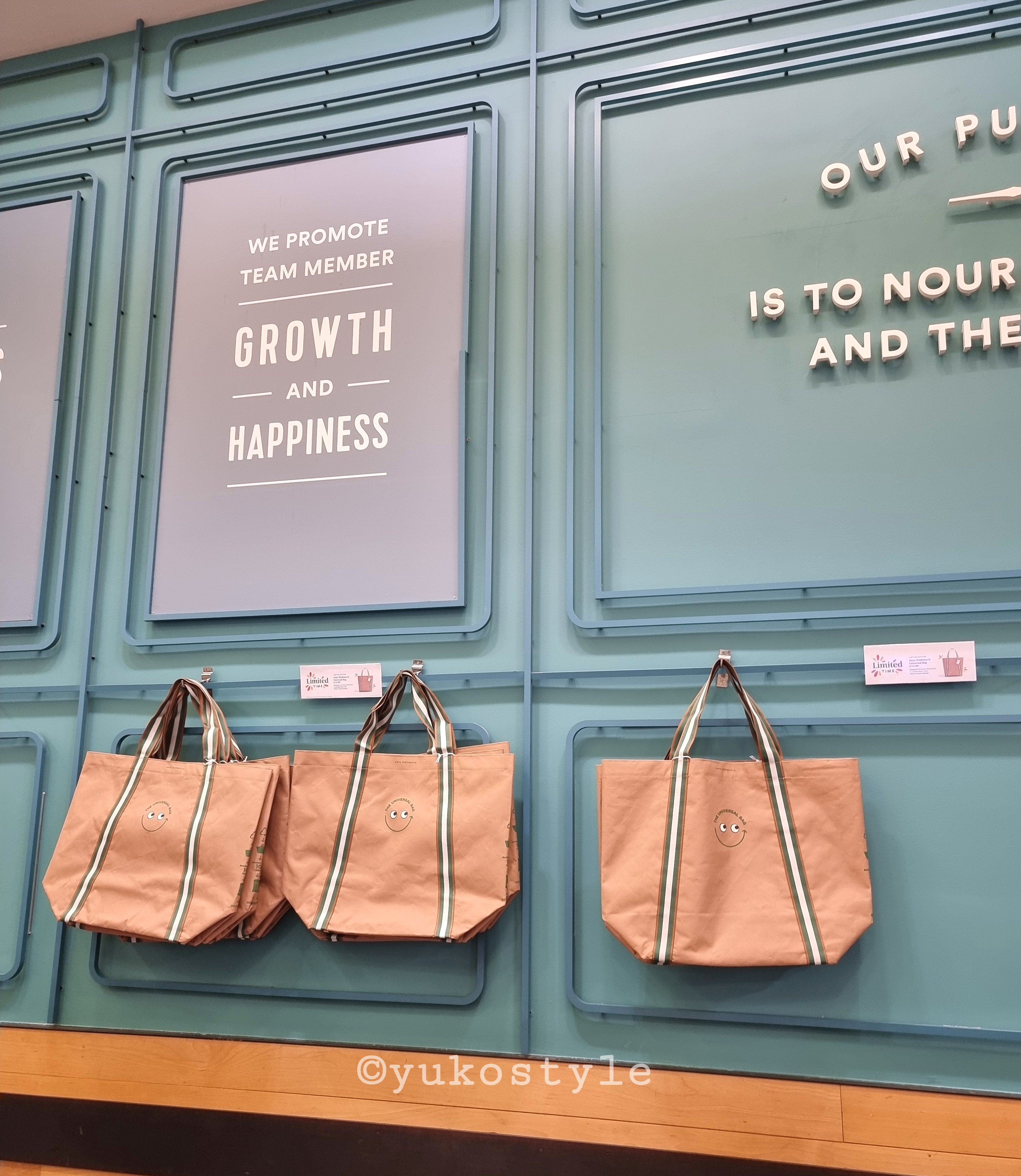 Anya Hindmarch アニヤハインドマーチ Whole Foods Whole Foods is launching the Anya Hindmarch Universal Bag