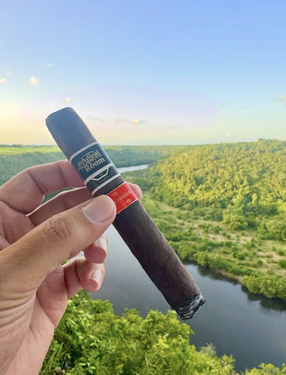 The beauty of the moment and my #AgingRoomNicaragua. 
Happy Monday.