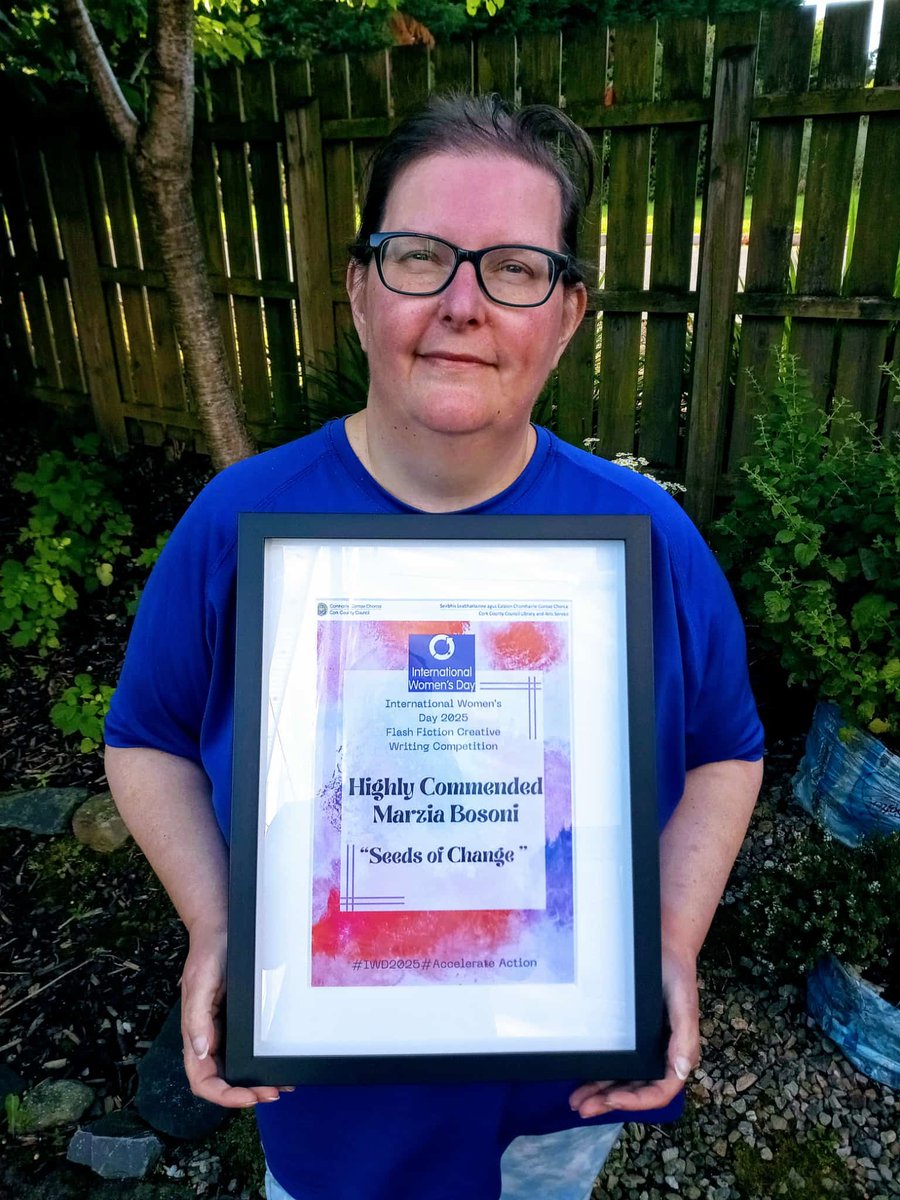 corkcolibrary's tweet image. ✨Two of our our International Women’s Day Flash Fiction Creative Writing competition 2025 Highly Commended Short Story winners received their prizes recently.
Elizabeth Gibson being a patron of #BantryLibrary and West Cork Literary Festival being held in Bantry can’t be just a…