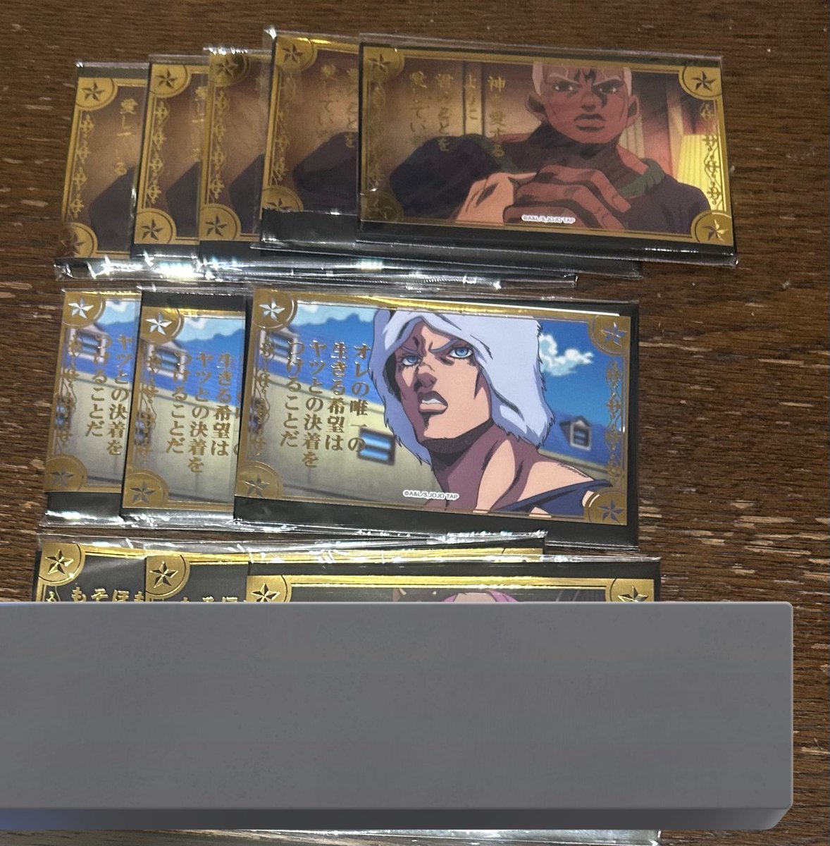 w2diq's tweet photo. 【交換】 ジョジョの奇妙な冒険 The JOJO WORLD 場面写真ステッカー ザ ジョジョワールド ジョジョワ

譲→ジョルノ フーゴ リゾット プッチ ウェザーリポート 

求→同種ギアッチョ>異種ギアッチョ

検索からでもお気軽にお声がけ下さい！ https://t.co/RHnddXk8NA