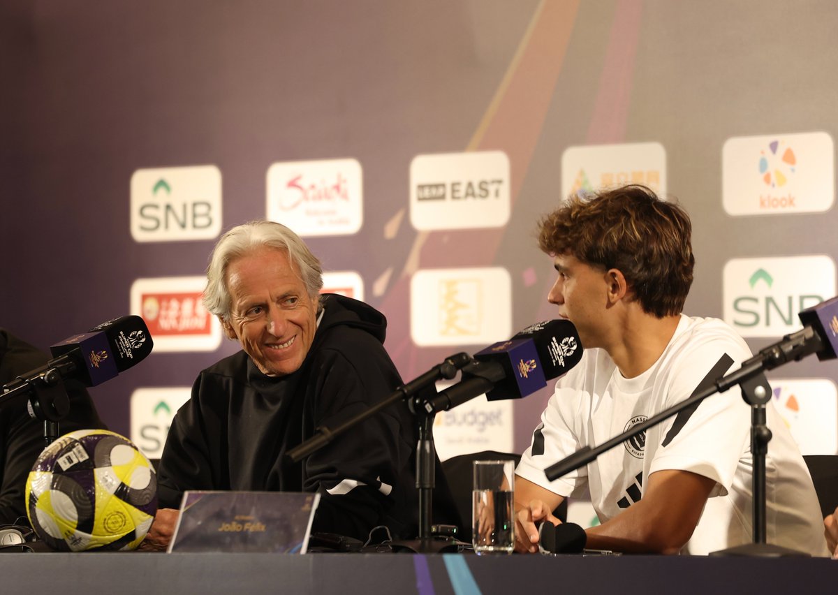 AlNassrFC's tweet image. " نثق في لاعبينا، و هدفنا تحقيق الفوز و التأهل "
 
في المؤتمر الصحفي لمواجهة الغد 
السيد جيسوس يتحدّث🎙️
#النصر_الاتحاد | #النصر_في_هونغ_كونغ