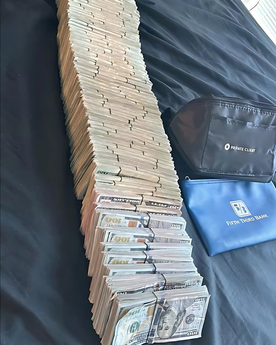 Every day, I am attracting more and more CASH.

Drop "888" to claim it!!!