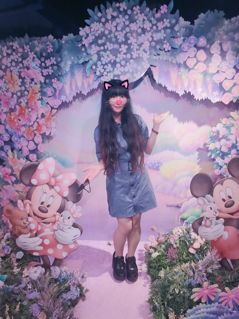 こんにゃるせ🦊📢🍥

ディズニーストアに行ってきたので記念にパシャリ📸Σpω･´)
この時から30cmも髪の毛が短くなってるのですごく涼しくて過ごしやすくなりました✨