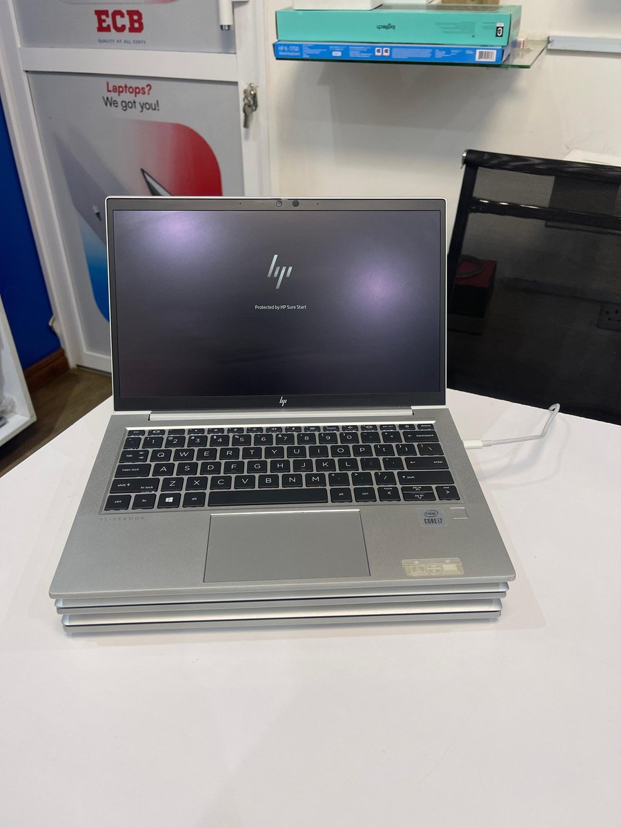_shaarlyy's tweet photo. Get yourself the perfect business laptop 👌🏾 for Office tasks, web browsing &amp; multitasking!

HP Elitebook 830 G7 👩🏾‍💻 🔥
• Windows 11 Pro
• Core i7 vPro (10th Gen)
• Storage 512GB SSD
• Memory 16GB RAM
• Speed up to 4.0GHz
• 13.3” FHD Touchscreen 

Selling Price: KSH 43,000. https://t.co/g5QuvLkjY4