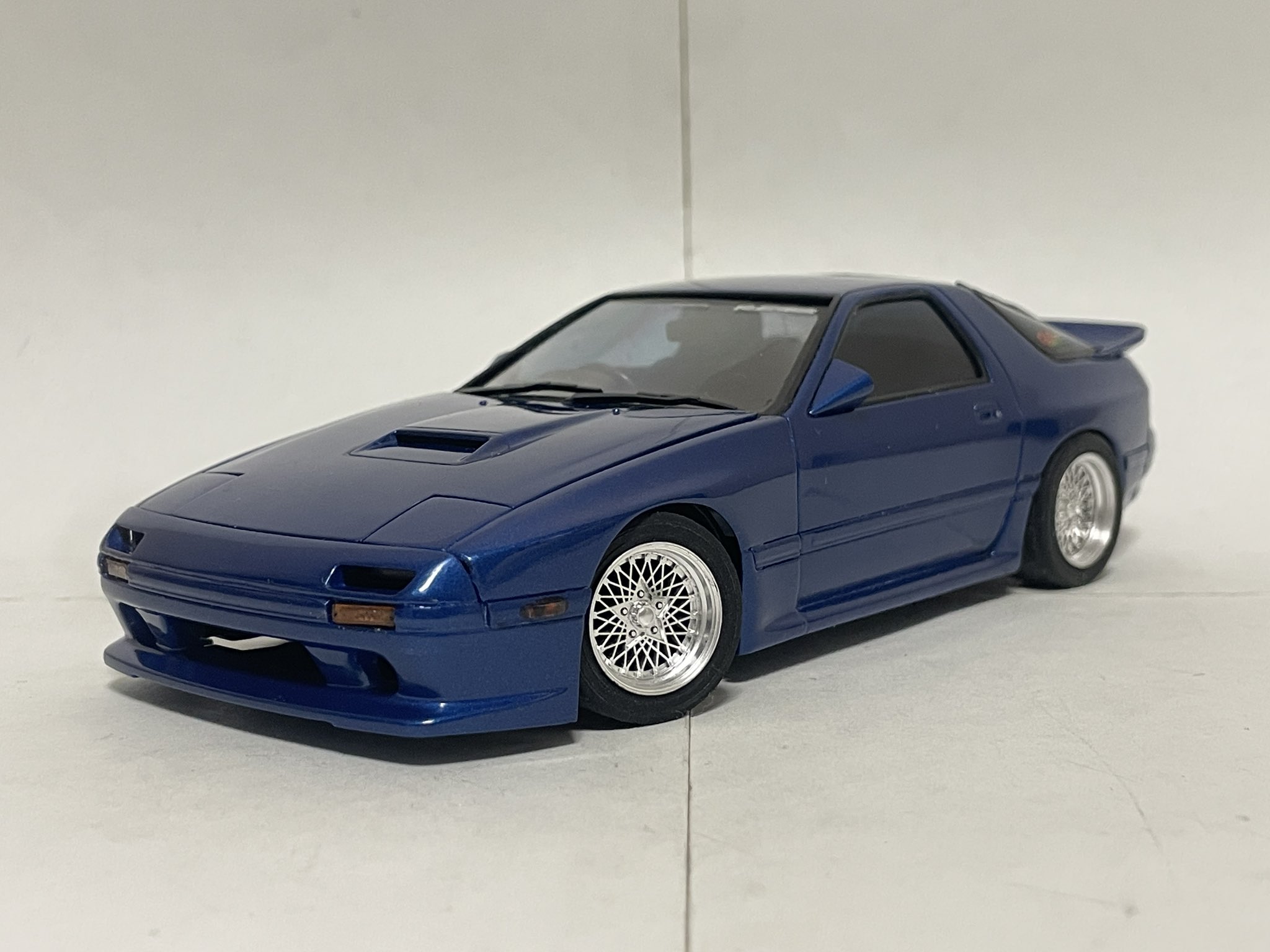 警察学校組＆RX7＆スバル360 名探偵コナン 警察学校編」荻原編で活躍した“RX-7”が立体化！ 降