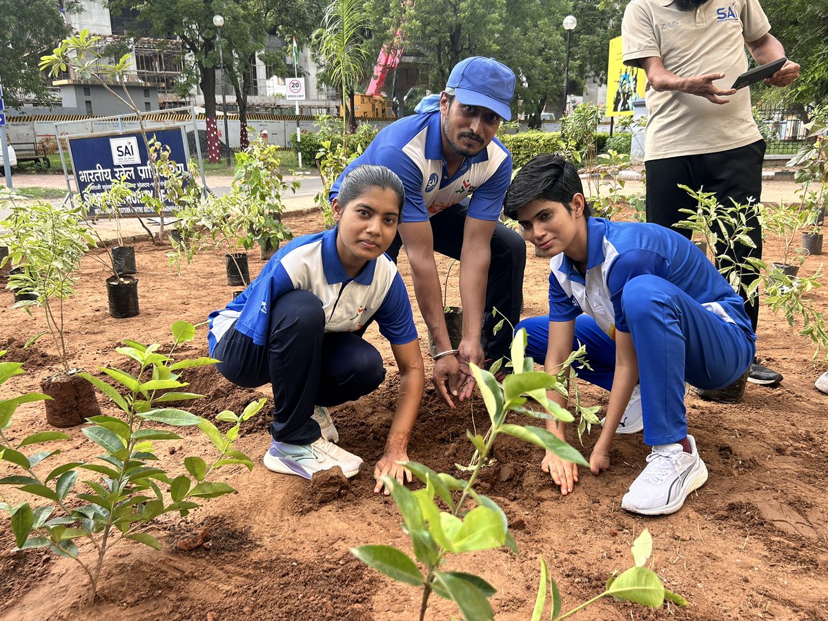 SAI_Gandhinagar's tweet photo. 💫The future is green🌳

✨ We’re delighted to begin the Athlete Udyan Van at SAI NCOE Gandhinagar, led by our athletes themselves. https://t.co/6sSRaIJsN5