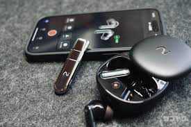 Gnirut2023's tweet photo. #VISIONINTELLIGENCE launched general sales of #AI-powered #earphones #RecDot, #PC recorder #NoteKit, records, transcribes, translates, summarizes conversations with bone conduction and noise-canceling tech, update added 21 languages support by #LLMs #GPT4.1, #Claude3.7. https://t.co/5WzO5dJmOQ