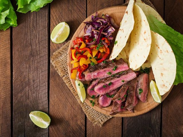 Carnicasmulas's tweet image. ¡Increíblemente delicioso! 🌮 Rellena tus #fajitas con nuestras carnes para disfrutar de una #cena sin complicaciones y con mucho sabor 👍😋 acortar.link/rfX3H5 #DíadelaFajita
