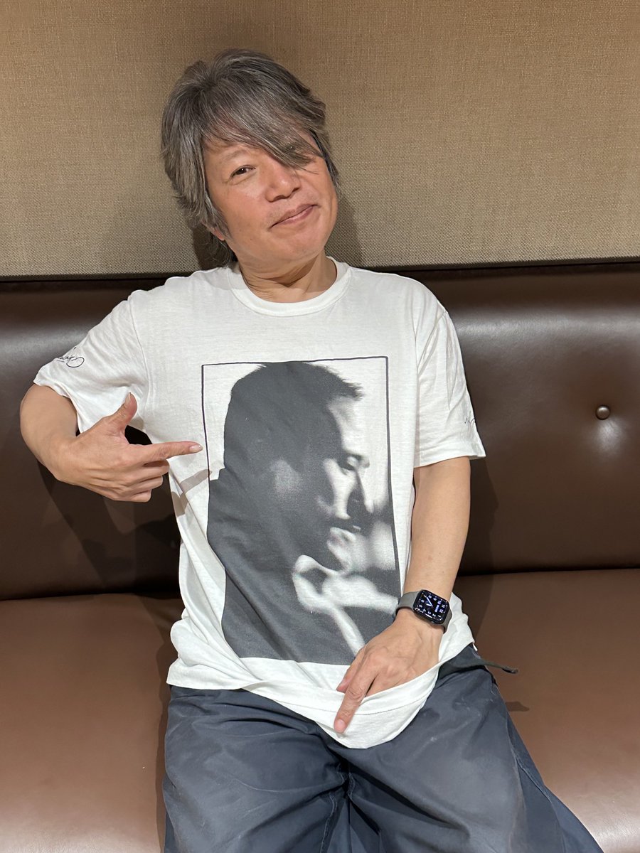 Yano_Akiko's tweet photo. 来年発売の矢野顕子の新しいアルバム録音中。ギターの佐橋佳幸はこのシャツで気合い入れております。 https://t.co/5XhCTi1JfT