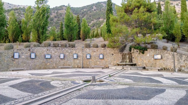 "La fuente está contando lo que el ruiseñor se calla". (F. García Lorca). Y lo repetiré cada año para que no se olvide.
