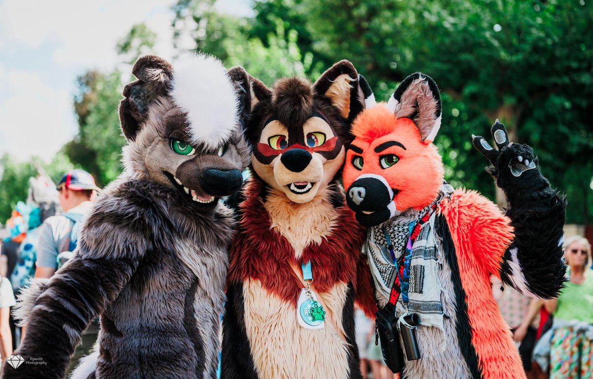 EspressoYeen's tweet photo. Celebrated Copenhagen Pride 2025 with my favourite critters @DokeyFoxAD, @corvusfox, @Luckyspacewolf2, @TiggyPuppy and @Wolfpupper2
📸: @KyanitePhotos
#cphpride #fursuit #fursuiters #hyena #yeen #fox #wolf #furry #espressoyeen https://t.co/8dYoBvhiYN