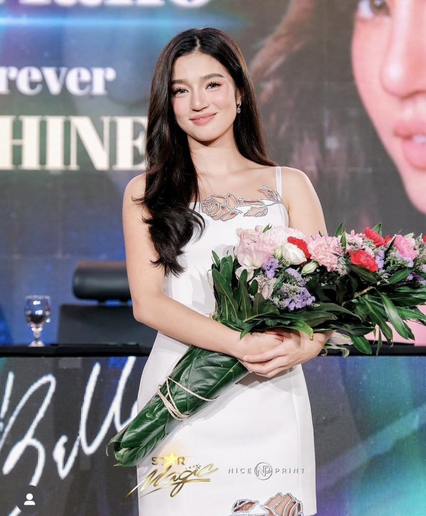 westernvmae2's tweet photo. Ang success ni Belle ay success din ng bawat Bula at Solids na hanggang ngayon nanatili pa rin lumalaban sa kanya. Hooooooyyyy my tumutulo . Love you Belle

BELLE RISING HIGHER 

#BelleMariano https://t.co/DBHkfDSUTn