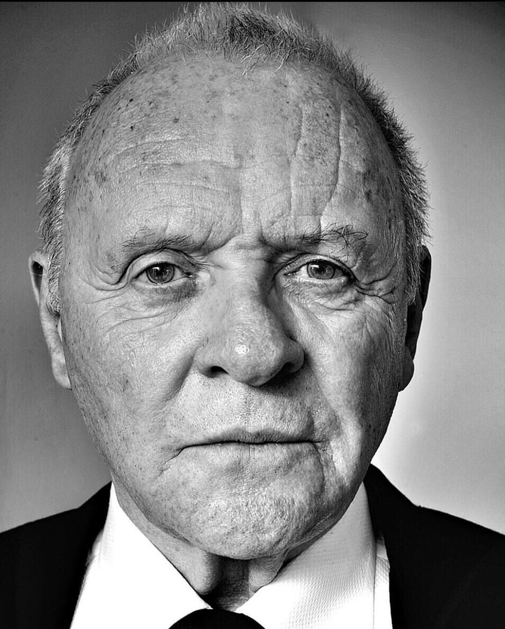 Anthony Hopkins dijo una vez:

“Deja de preocuparte. Deja de intentar agradar. Solo sé tú mismo, y sé libre.”

Aquí tienes 10 ideas de ANTHONY HOPKINS — el actor que venció al EGO, la Adicción y el Miedo para encontrar la verdadera PAZ. 🧵