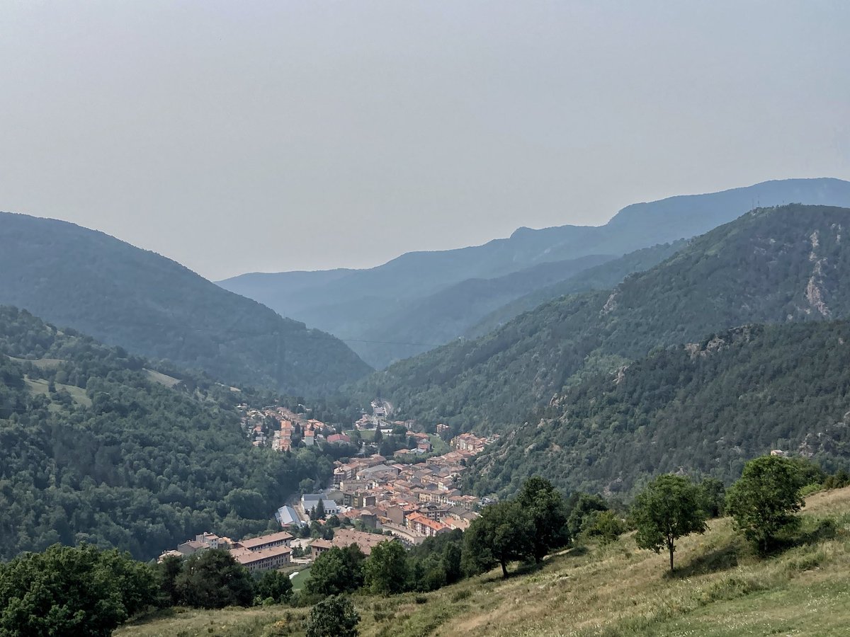 Aquest matí a Ribes de Freser. Esperant el canvi de temps, el cel encara gris @eltempsTV3 <a href="/vallderibes/">Vall de Ribes</a> <a href="/MeteoRibes/">MeteoRibes</a> <a href="/alcantara_alb/">Alberto Alcántara</a> <a href="/SergiLoras/">Sergi Loras Gironès</a> <a href="/AlfredRPico/">Alfred Rodríguez Picó</a> #meteo