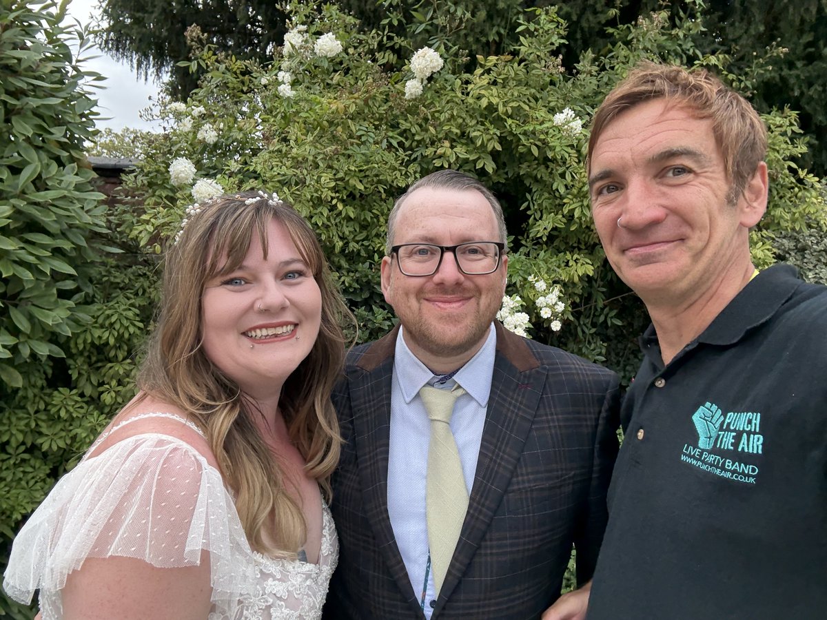 PunchTheAir's tweet photo. Wedding of Nicola &amp; Mike at St Johns House, Lichfield with Punch The Air 16th August 2025 https://t.co/KpHaLJD6Q8 #weddingband #lichfield @StJohnsHouse1 https://t.co/eS6D6JUL6g