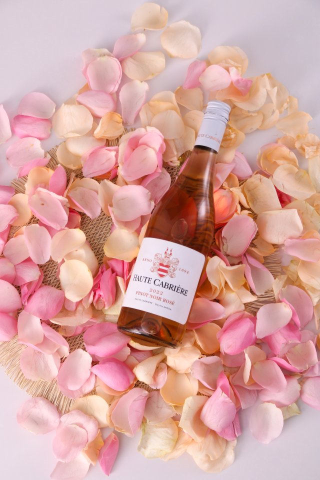 The only ‘pour’ decision they should have today should be whether to have a second glass or not. #HappyPinotNoirDay