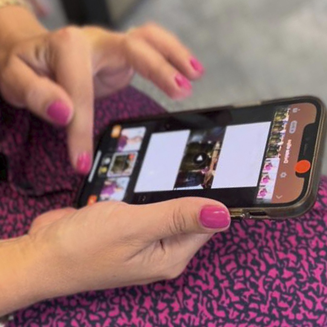 📷Wil  jij leren hoe je van gewone opnames boeiende video's maakt voor je  website, social media of recruitment? Zelfs als je videoclips niet  perfect zijn?  
Doe mee met de workshop 'Video  Monteren op je Smartphone' van Anne Marie en leer hoe je snel en  eenvoudig professionele