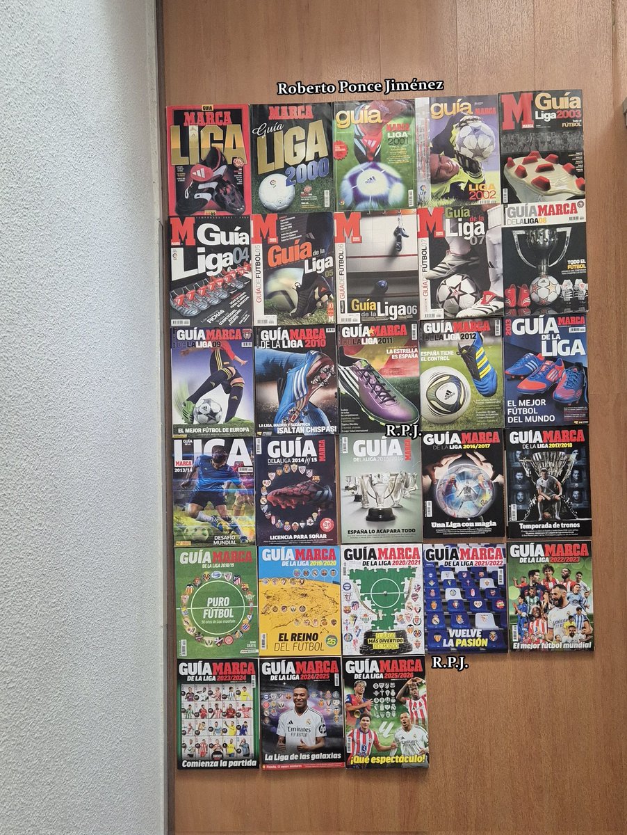 ¿Coleccionista? Yo diría que sí... 

Guía <a href="/marca/">MARCA</a> de la Liga 🇪🇸

¡Camino de las 30!

Una tradición de verano unida a la frase de mi madre: "Te traigo ya la Guía".

#Fútbol