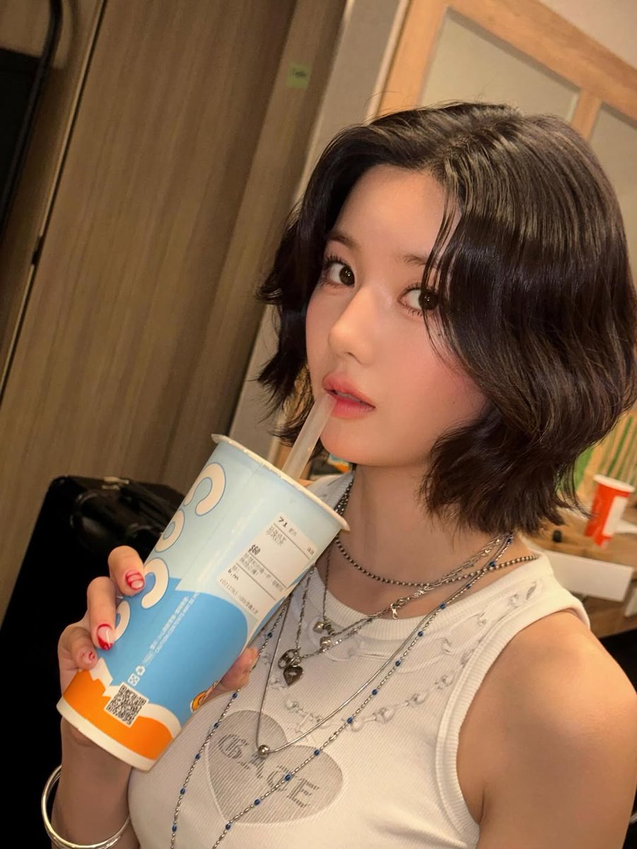 E U N B I, 권🦋 (@eunbiekwn) on Twitter photo 