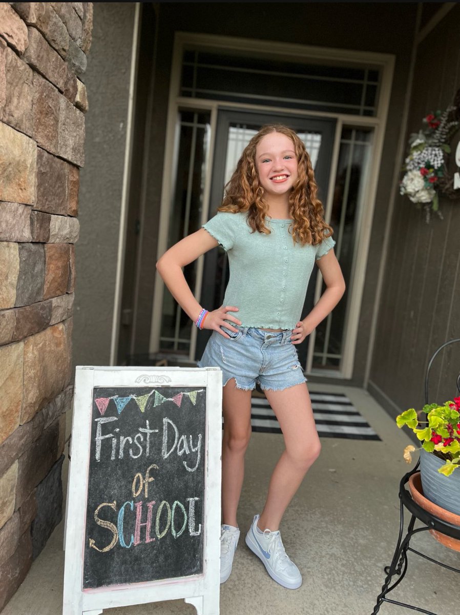 Angie Sharp tweet media