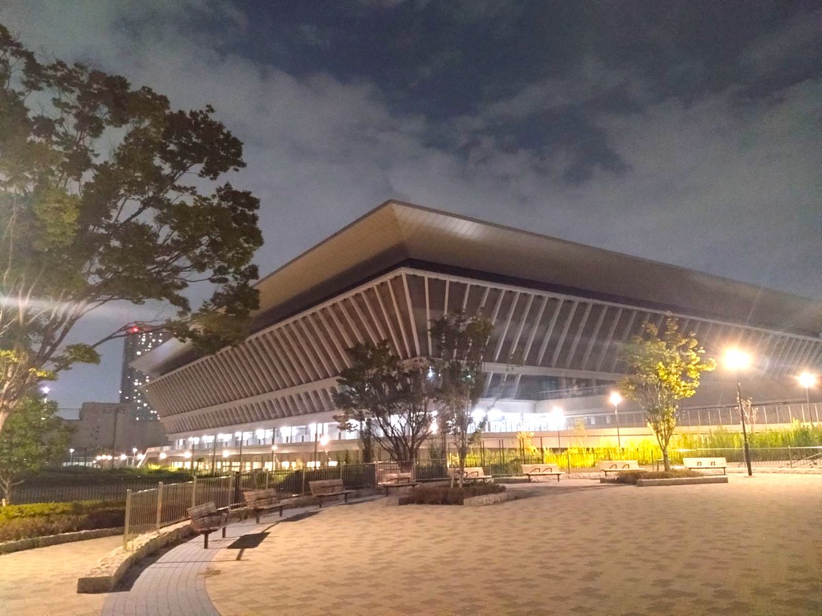 Junpei_Yokozawa's tweet photo. 8月18日の記録。
今日は大会前のスイムの追い込みに、50mプールを求めて東京オリンピック2020のスイムの会場の東京アクアティクスセンターまで泳ぎに来ました。
じっくり1時間で2.5km泳ぎました。
＝＝
ライフネット生命　横澤 https://t.co/Fc2AmRmQ1f