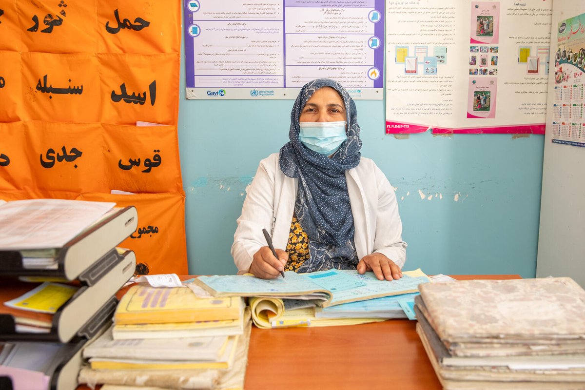 S_Wijesekera's tweet photo. “Behind every vaccine dose delivered is a network of committed health workers like Karima,” writes Sharifa, a colleague from @UNICEFAfg.

Investing in health workers like Karima means families know better and more children are protected from preventable diseases. https://t.co/eepuvuh1Qv