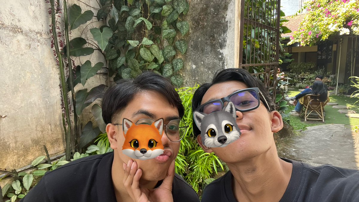 babyptr__'s tweet photo. Habis CFD lanjut nongkii☕️🍵
@everythinggg08 
.
.
#malang #batu #nongki https://t.co/tKcU1nsWEq