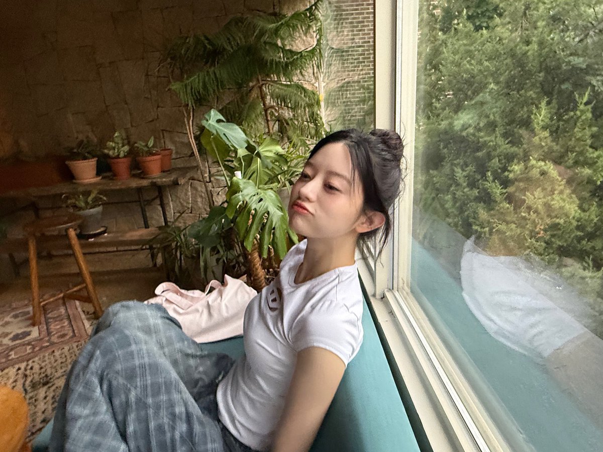 minjuspic's tweet photo. ⛲️💭🦋 https://t.co/3RkM9tgF3U