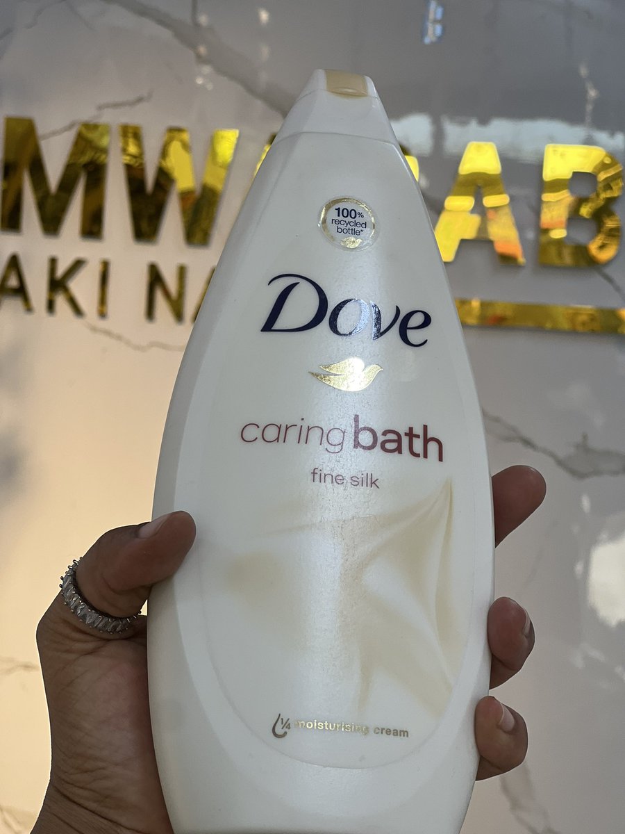 Ibtiano2's tweet photo. WHATS YOUR FAVORITE SHOWERGEL https://t.co/1Bgm2UcJRc