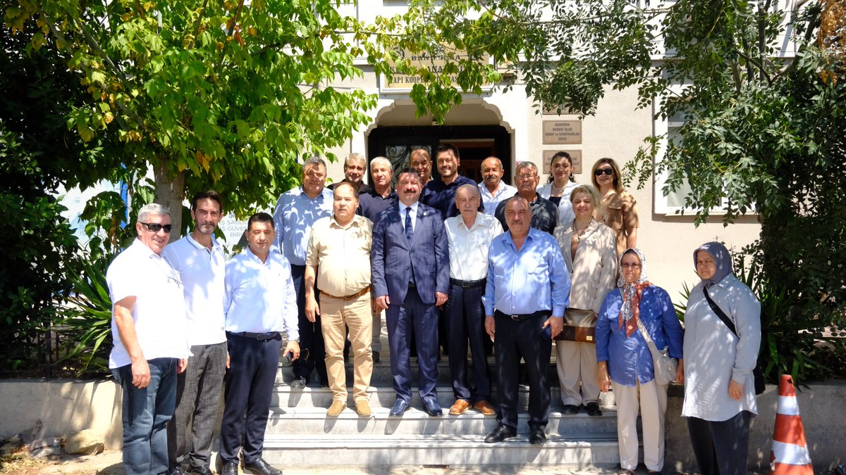 📍Bandırma Küçüksanayi Sitesi Yapı Kooperatifi 

MHP Bandırma İlçe Başkanımız Bekir BOZKURT, İlçe Yönetim Kurulu Üyelerimiz ve KAÇEP Başkanımız ile birlikte Bandırma Küçüksanayi Sitesi Yapı Kooperatifini ziyaret ettik. 

Bandırma Küçüksanayi sitesi Yapı Kooperatifi Başkanımız