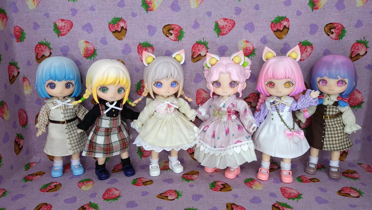 あー🐰<a href="/a_o_Y_o_/">あー🐰</a> さんにご縁をいただいた
「2way和風ロリータ」を結菜ちゃんに着てもらったよ♪
苺柄🍓の生地とハート🤍のレースがとっても可愛いです💕
４枚目でウチの子達が着ているのは全部、
今まであー🐰さんにご縁をいただいたお洋服です🩷
あー🐰さん、素敵なお洋服をありがとうございます✨