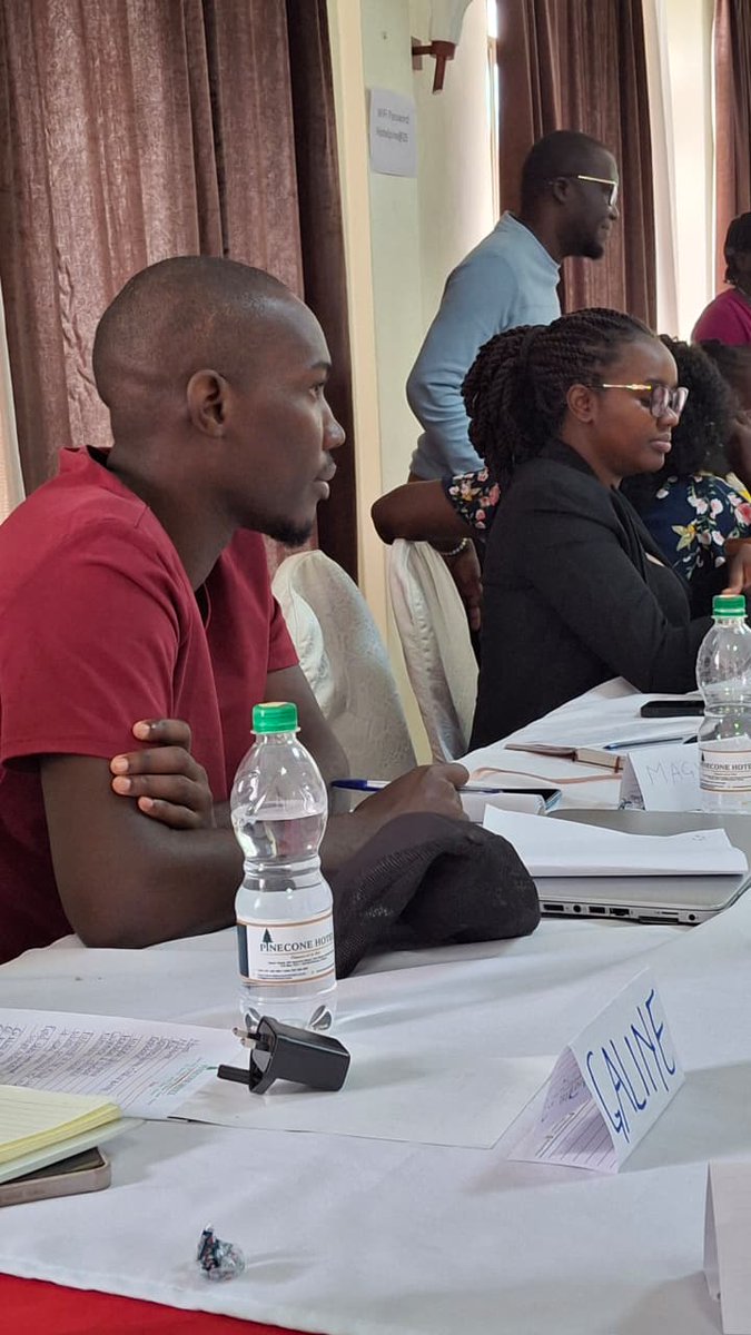 Nyambeka_'s tweet photo. A woman that has access to water has time to study and engage in other economic activities, including farming...and becomes an empowered woman
#LastMileConnection
@WashKisumu 
@WaterIntegrityN 
@WHH_Kenya https://t.co/nAIIx8S4Pa