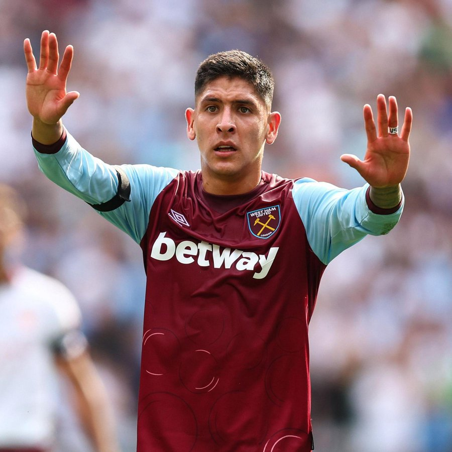 Hammers Updates (@hammers_update) on Twitter photo NEWS: Fenerbahçe open talks to sign Edson Álvarez, strongly wanted by José Mourinho
Initial contacts took place as two more European clubs have made approach to sign Álvarez after Ajax interest
Álvarez is considering his options now. No decision yet (<a href="/FabrizioRomano/">Fabrizio Romano</a>) NEWS: Fenerbahçe open talks to sign Edson Álvarez, strongly wanted by José Mourinho
Initial contacts took place as two more European clubs have made approach to sign Álvarez after Ajax interest
Álvarez is considering his options now. No decision yet (<a href="/FabrizioRomano/">Fabrizio Romano</a>)