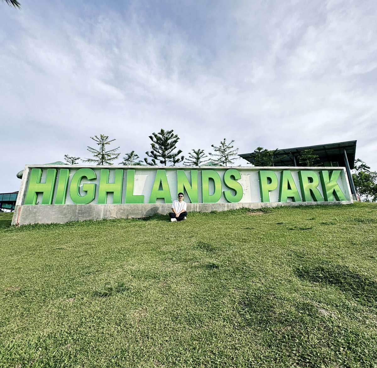 Almarkii's tweet photo. ganda pala dito #HighlandPark https://t.co/70k6FZoGEg