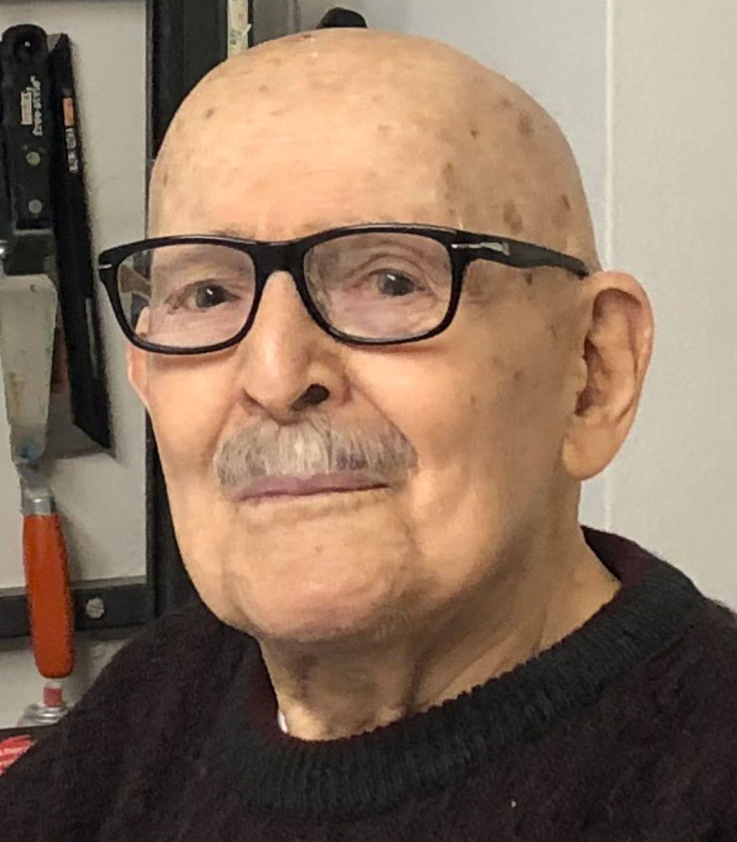 Dexerto's tweet image. Joe Caroff, creator of James Bond’s iconic 007 logo, has died at 103