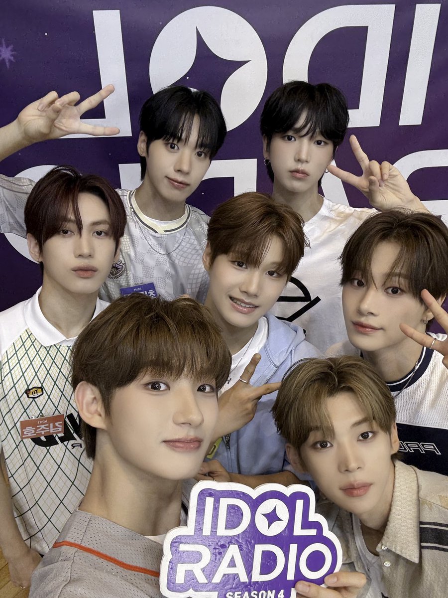 idolradiokorea's tweet photo. 잠시 후 9시 10분, 아이돌 라디오4 #ep148 아이덴티티 (DJ 에릭) 스트리밍 방송이 시작됩니다
📲 MBC RADIO 공식 Youtube 채널에서 라이브 스트리밍
https://t.co/TT20ObBAa2
@THEBOYZ_officl
@idntt_cosmo
#MBC #IDOLRADIO #아이돌라디오 #THEBOYZ #더보이즈 #에릭 #idntt #아이덴티티 #unevermet https://t.co/uiKR7G8sBp