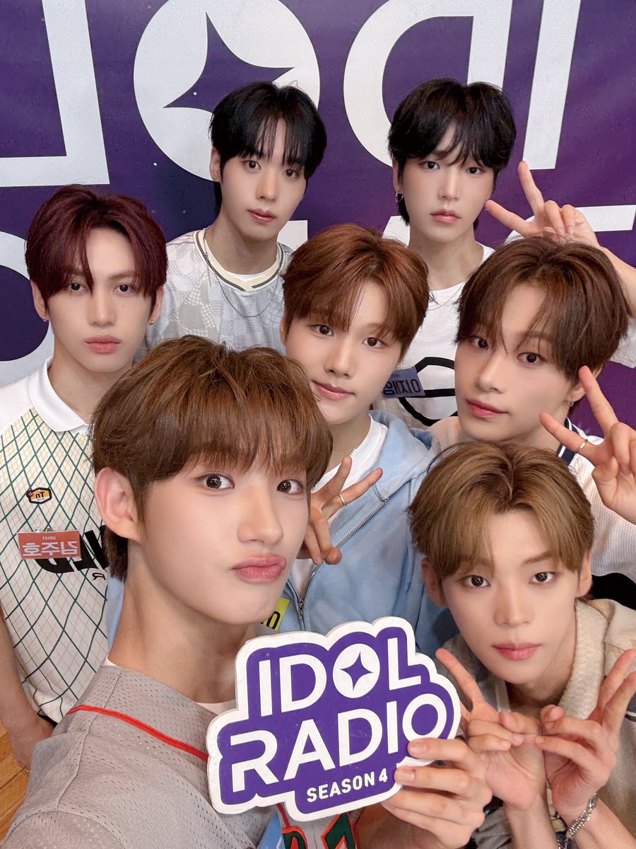 idolradiokorea's tweet photo. 잠시 후 9시 10분, 아이돌 라디오4 #ep148 아이덴티티 (DJ 에릭) 스트리밍 방송이 시작됩니다
📲 MBC RADIO 공식 Youtube 채널에서 라이브 스트리밍
https://t.co/TT20ObBAa2
@THEBOYZ_officl
@idntt_cosmo
#MBC #IDOLRADIO #아이돌라디오 #THEBOYZ #더보이즈 #에릭 #idntt #아이덴티티 #unevermet https://t.co/uiKR7G8sBp