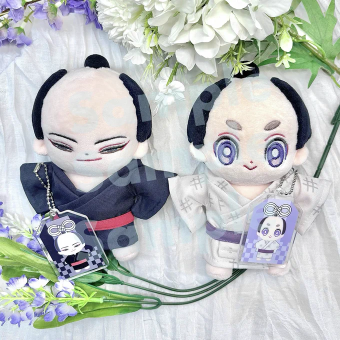 ︵ + ︵︵︵︵ + ︵ #紗久楽さわ/先生 ── ⟢『 #百と卍 』⟢ ── ぬいぐるみサンプル⁺公開⁺ ︶ + ︶︶︶︶ + ︶ 待望のぬいぐるみに加え おまもり風アクキー トートバッグ も同時販売 10月開催個展のお供にも* ۫ 先行受注期間⌇ 8/25(月)18:00~31(日)23:59