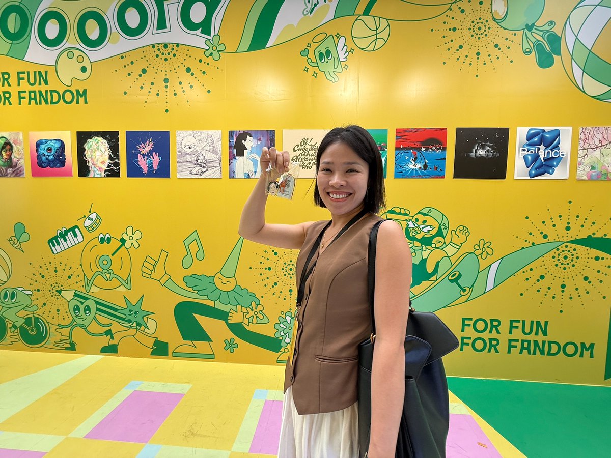 Avalookstudio's tweet photo. 4/5 
🎁 One of our favorite moments? Sharing Avalook x Not For Thinking special merch at Dagora’s booth. 

Small gestures, big smiles — a perfect way to connect with the community. 🥰 https://t.co/NQe2K9xq9w