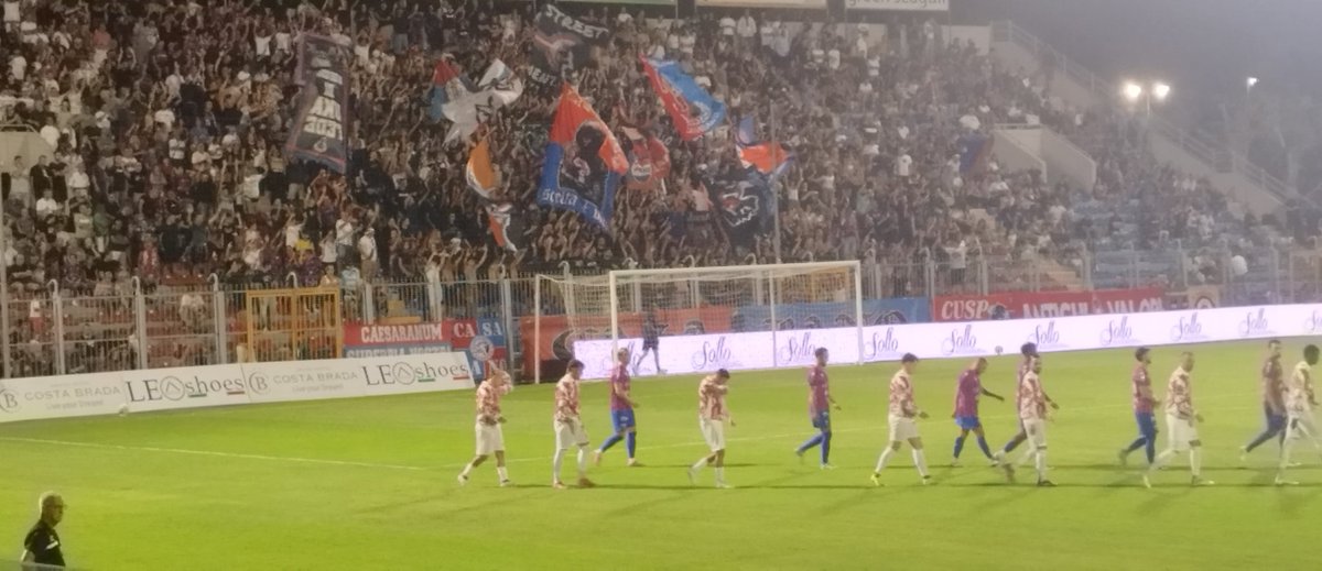 stea_antonio's tweet photo. @SerieC_Eng Stadio Capozza Yesterday night Curva Nord #Casarano https://t.co/H3spw6Sjnf