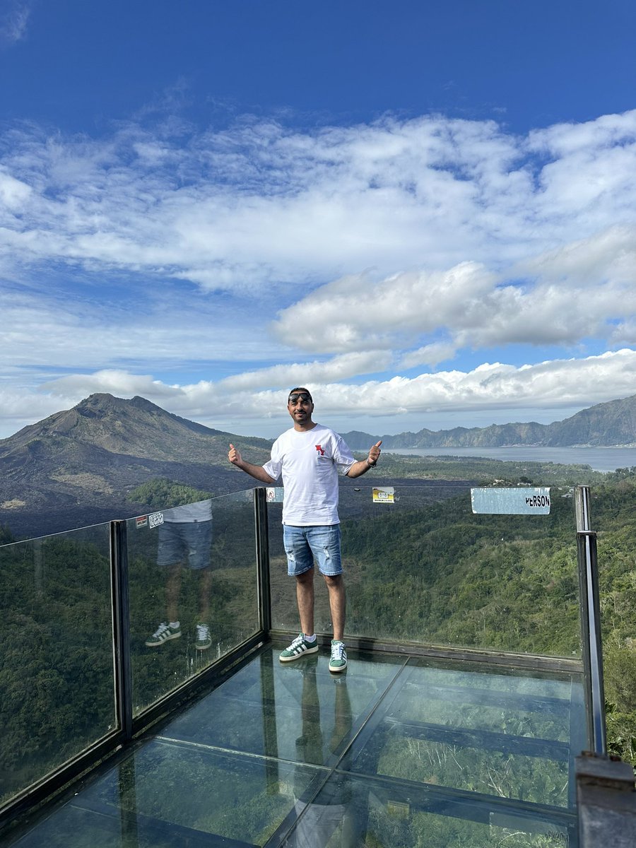 CCEENNAA95's tweet photo. Vitamin B ❤️

#Bali #indonesia https://t.co/PD84uav1oK