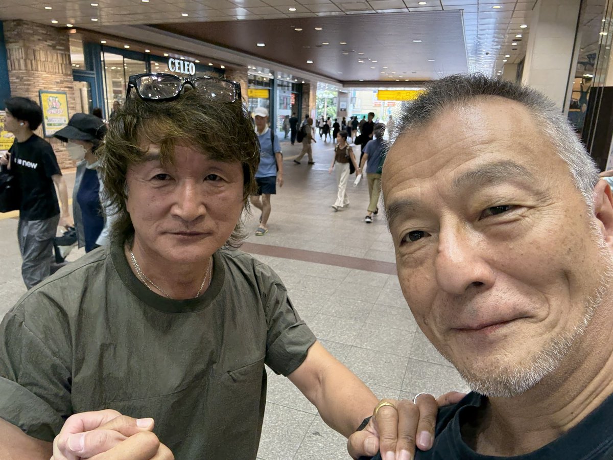 バキッ！
板垣恵介先生と国分寺駅で自撮りです
#バキ
#板垣恵介
#国分寺駅