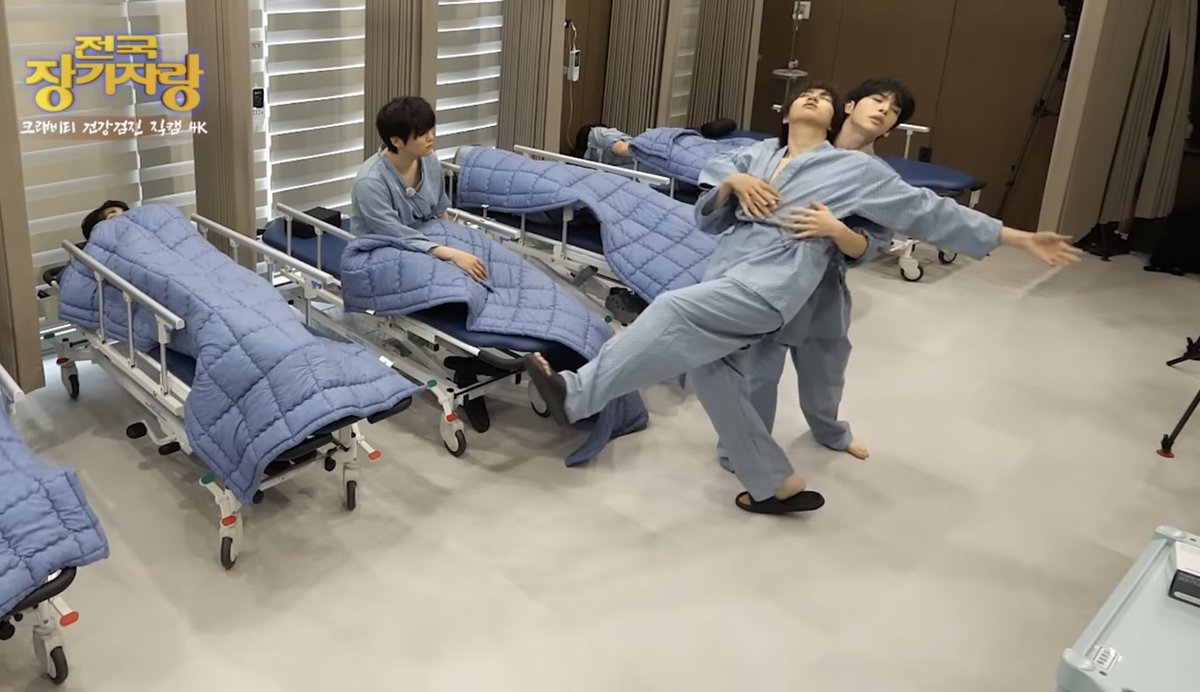 무슨 캡쳐하는데 정상적인 컷이 단 한개도 없음