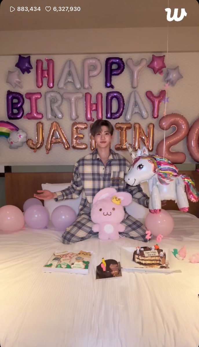 생카 준비하면서 친한 동생이 무슨 마음으로 재민이 좋아하냐고 하길래 깊생해봤는데

전 그냥 재민이가 웃는게 좋은 것 같아요
웃는게 잘 어울리기도 하구 웃는 모습이 예쁘기도하구,, 그래서 살면서 많이 웃으면 좋겠고 우는 일은 거의 없었으면 좋겠어요 울더라도 기뻐서 울었으면 좋겠는..🫳🏻🫳🏻🩷