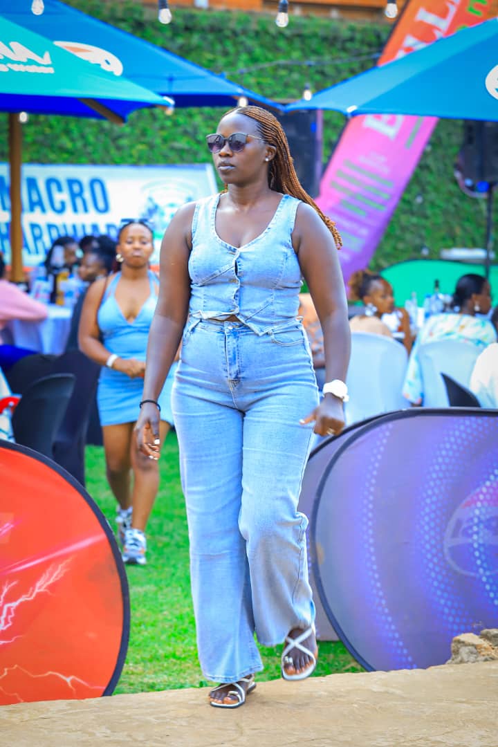 Taking You To The Top 🔥 (@hillsfmkabale) on Twitter photo Its a cold Monday right here but regardless we are bringing all those hot stories whilst big hits powered by <a href="/AquafinaUganda/">Aquafina Uganda</a> with <a href="/McAustinz/">Tiny Mukiga Mc Austinz🇺🇬🇷🇼</a> || <a href="/arinaitwetasha/">Tasha Lemon</a>
stream live hillsfm.co.ug
#freshhitsforkigezi
#Enricheddrinkingwater Its a cold Monday right here but regardless we are bringing all those hot stories whilst big hits powered by <a href="/AquafinaUganda/">Aquafina Uganda</a> with <a href="/McAustinz/">Tiny Mukiga Mc Austinz🇺🇬🇷🇼</a> || <a href="/arinaitwetasha/">Tasha Lemon</a>
stream live hillsfm.co.ug
#freshhitsforkigezi
#Enricheddrinkingwater