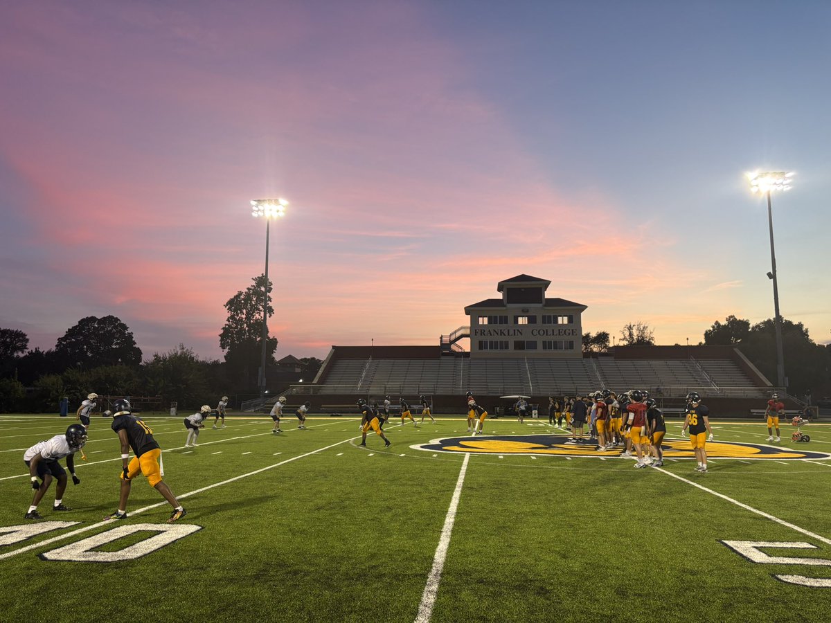 Mike Leonard (@championsmanual) on Twitter photo “Red sky at night, Grizzlies delight.” #TeamGriz <a href="/FCGrizFootball/">Franklin College Football</a> <a href="/FCGrizAthletics/">Franklin Grizzlies</a> “Red sky at night, Grizzlies delight.” #TeamGriz <a href="/FCGrizFootball/">Franklin College Football</a> <a href="/FCGrizAthletics/">Franklin Grizzlies</a>