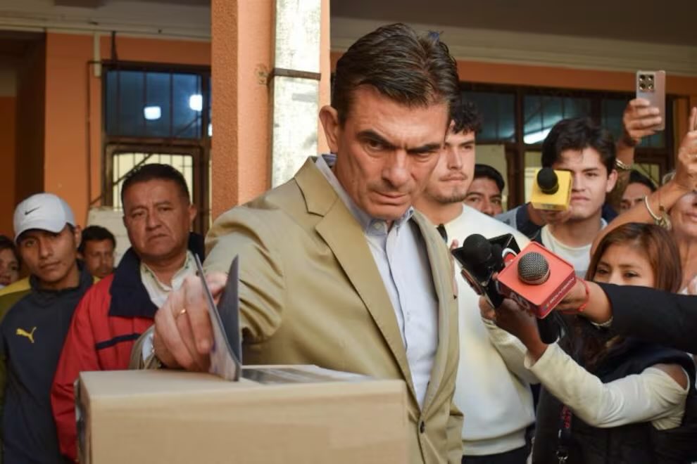 En Bolivia ganó la primera vuelta un social demócrata, Rodrigo Paz, no un derechista como la prensa chilena está tratando de instalar, que además iba último en las encuestas.