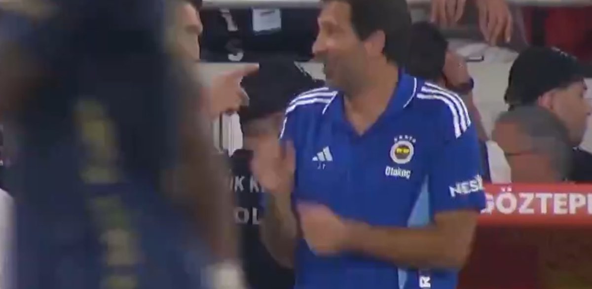 Bunu unutmadık.

Fenerbahçe antrenörü resmi maçta tescilsiz 5 yıldızı nasıl takabiliyor?

Yanlış hatırlamıyorsam daha önce iki kez uyarı gelmişti. 

PFDK sevki ve kural neyi gerektiriyorsa gereken cezayı verecek misiniz? <a href="/TFF_Org/">TFF</a>